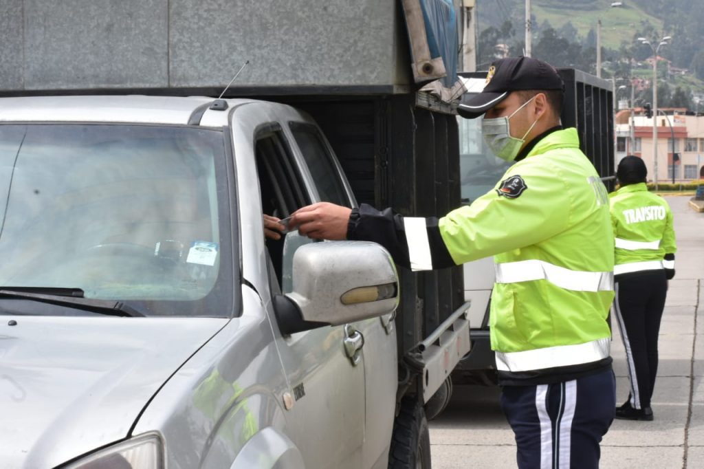 Controles al transporte informal se realizan diariamente